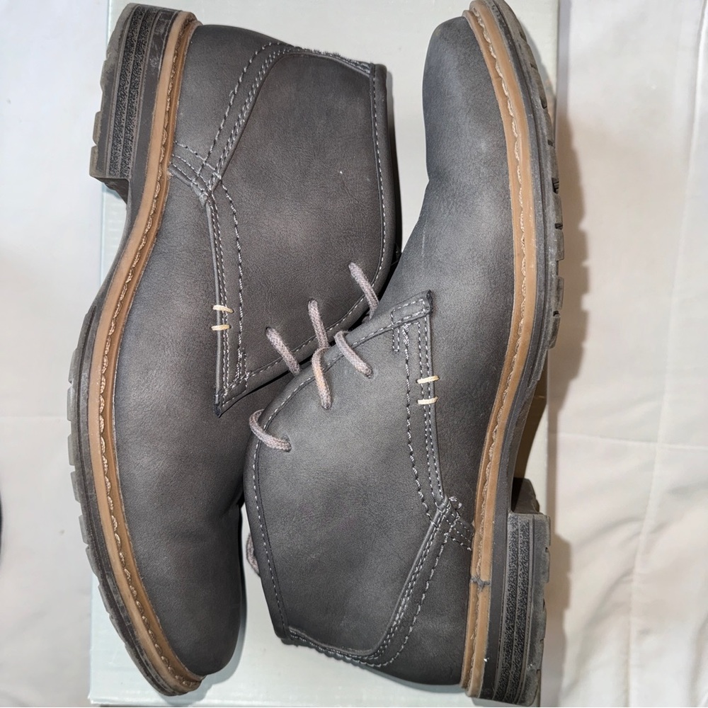 Preowned Grey Varese Causal Boots.